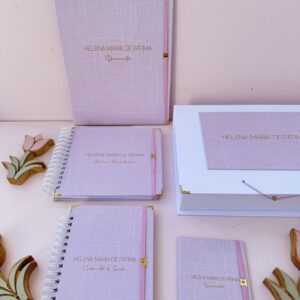 Combo Maternidade Afetiva + Porta Doc G - Linho Rosa com Dourado