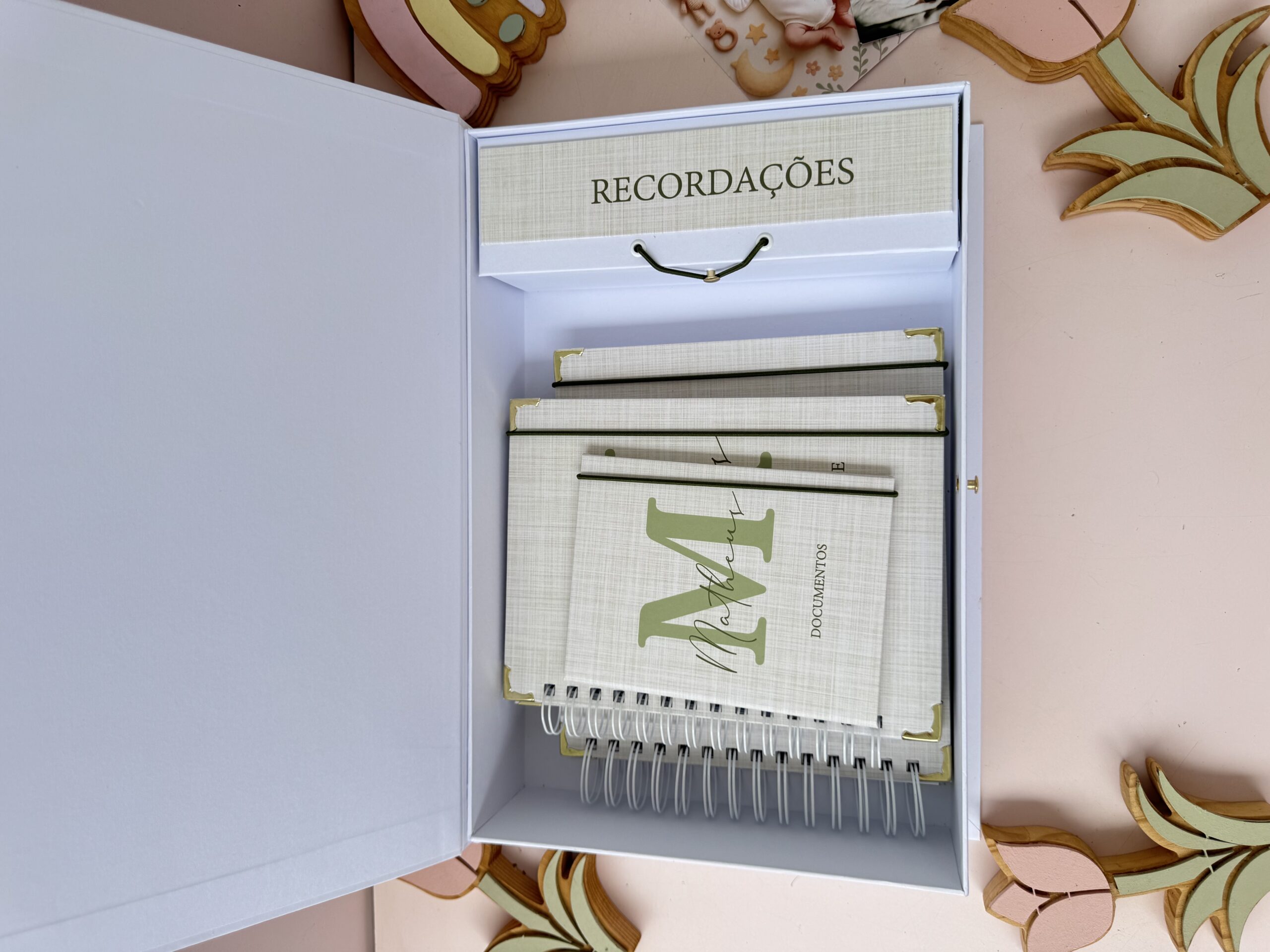 Combo Maternidade Afetiva + Porta Doc G - Linho Bege com Verde - Imagem 4